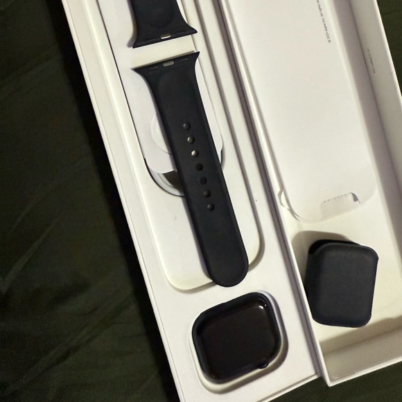 Apple Watch - Picture 3 of 5